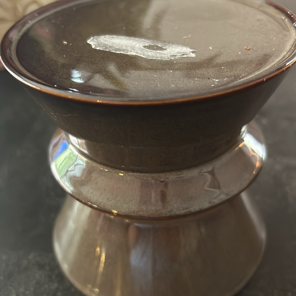 Taupe colored ceramic candle holder - Picture 4 of 4